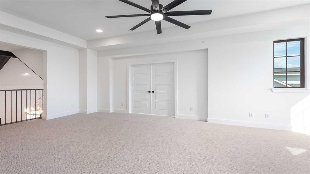Spacious, unfurnished interior of a new home in Adkins Park 70', Hurst (Image 21).