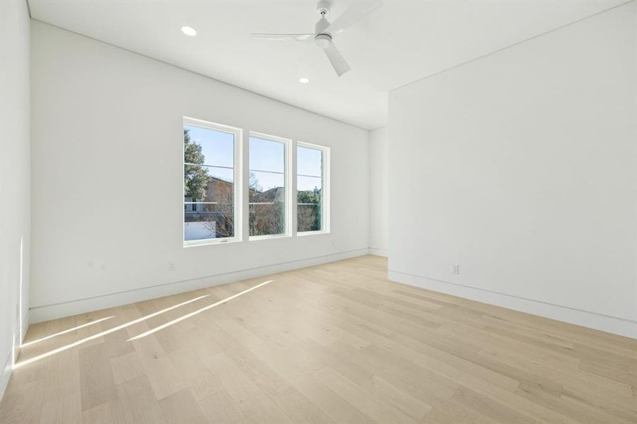 Spacious, unfurnished interior of a new home in , Dallas (Image 22).