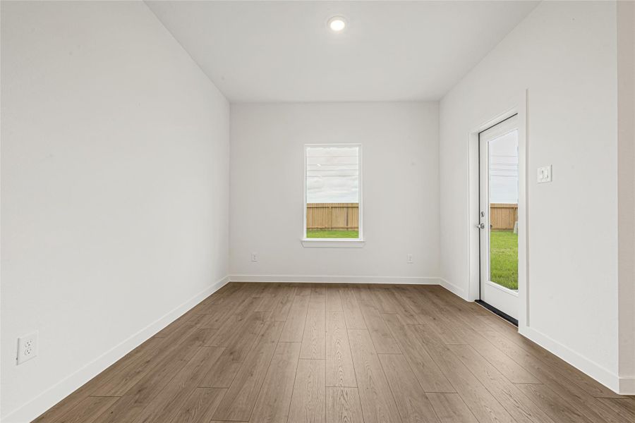 Spacious, unfurnished interior of a new home in Tamarron, Fulshear (Image 13).