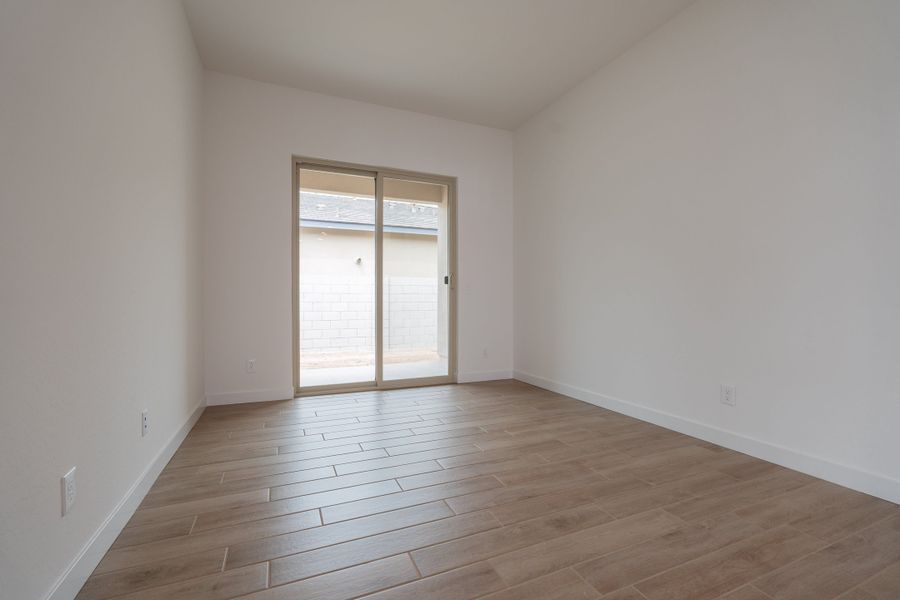 Spacious, unfurnished interior of a new home in Abel Ranch, Goodyear (Image 12).