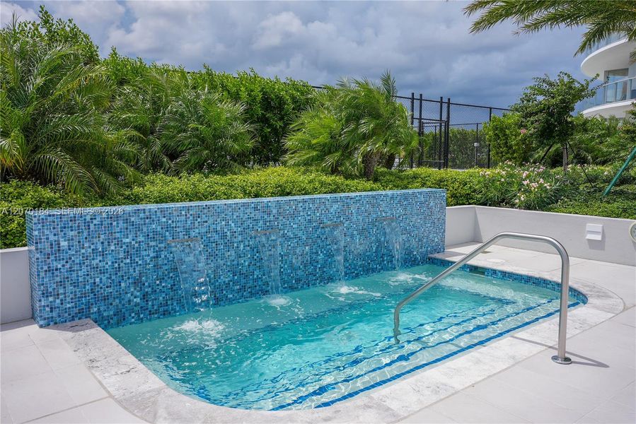 Community amenities in , Miami (Image 50).