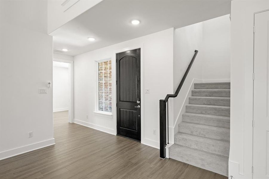 713 Bluestem- Entry-1 713 Bluestem- Entry-1