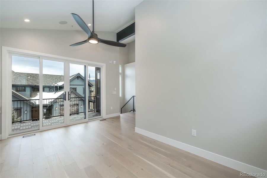 Spacious, unfurnished interior of a new home in , Winter Park (Image 30).