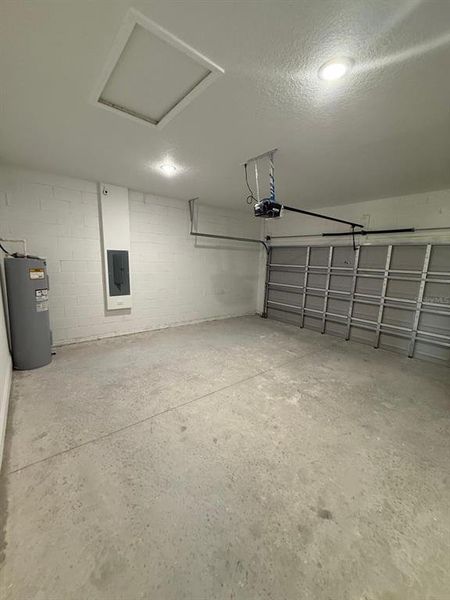 Spacious, unfurnished interior of a new home in , Ocala (Image 16).