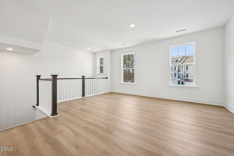 33-web-or-mls-Bayflower Wy-S3101-033