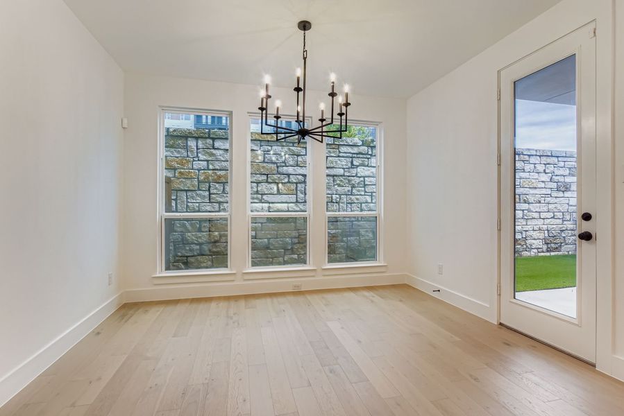 3113 Sir Judge - Dining Area