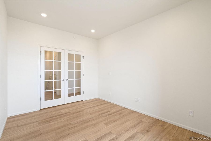 Spacious, unfurnished interior of a new home in Turnberry, Commerce City (Image 26).