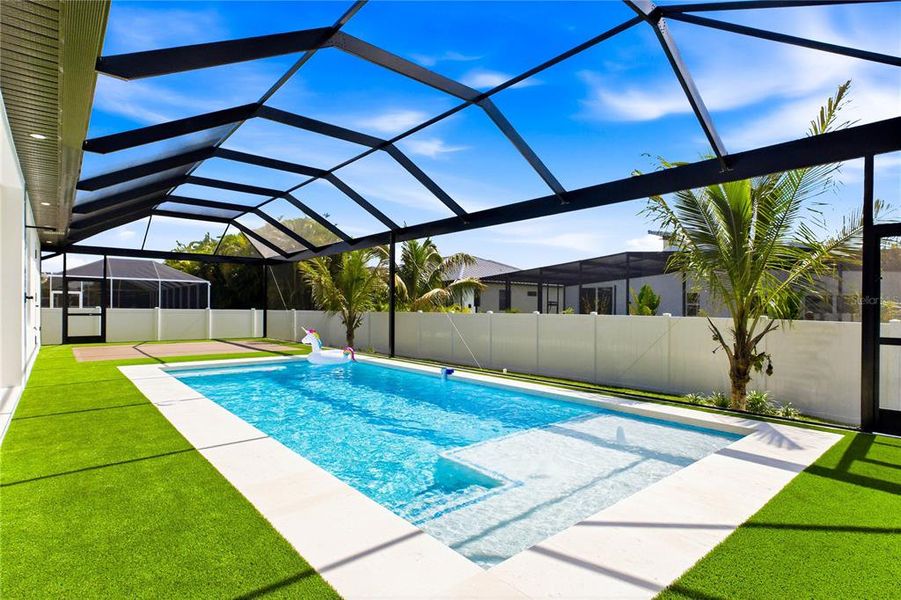 Exterior details and patio area of a home in , Cape Coral (Image 31).