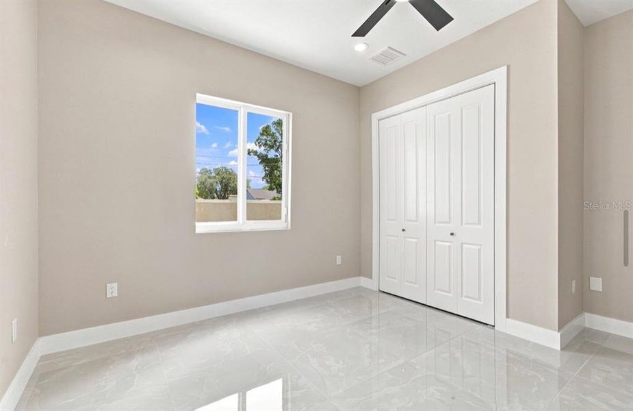 Spacious, unfurnished interior of a new home in , Tampa (Image 77).