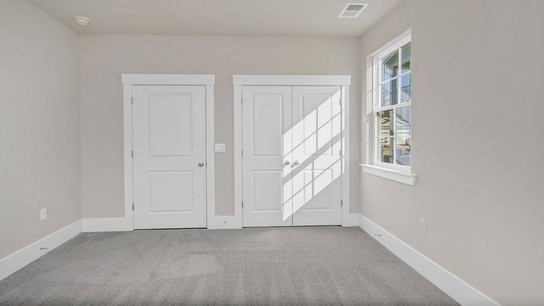 Spacious, unfurnished interior of a new home in Shell Pointe, Gilbert (Image 29).