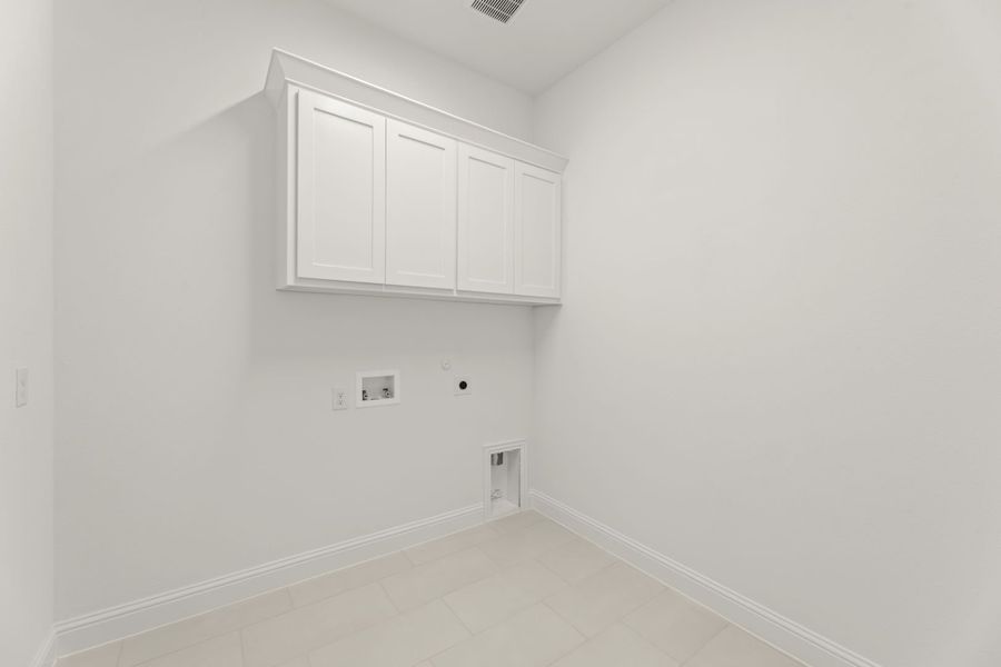 Representative unfurnished interior of a home built from the SL-Oxford by Windsor Homes in Ridge Pointe Estates, McLendon-Chisholm (Image 17). Representative unfurnished interior of a home built from the SL-Oxford by Windsor Homes in Ridge Pointe Estates, McLendon-Chisholm (Image 17).