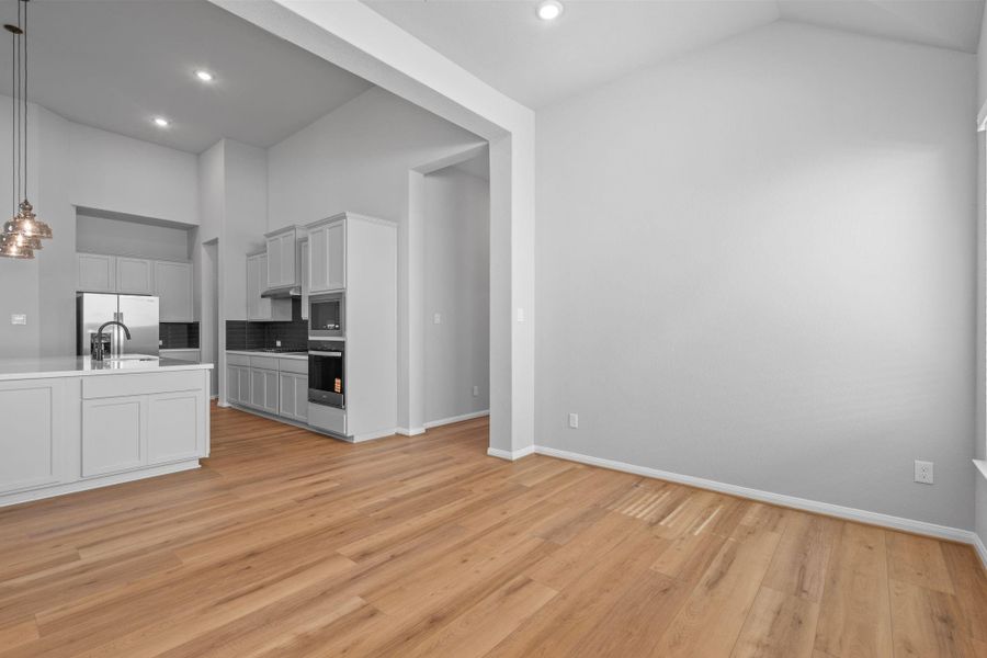 Spacious, unfurnished interior of a new home in Bridgeland 55', Cypress (Image 27).