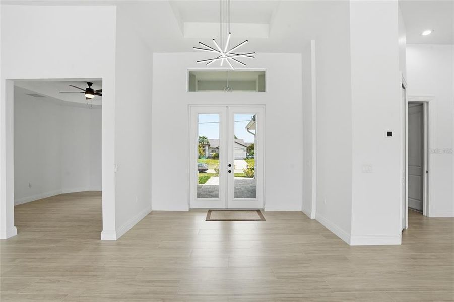 Spacious, unfurnished interior of a new home in , Cape Coral (Image 18).