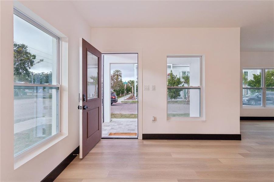 Spacious, unfurnished interior of a new home in , St. Petersburg (Image 25). Spacious, unfurnished interior of a new home in , St. Petersburg (Image 25).