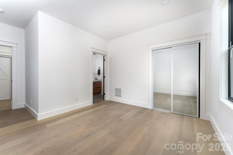 Spacious, unfurnished interior of a new home in , Hendersonville (Image 27).