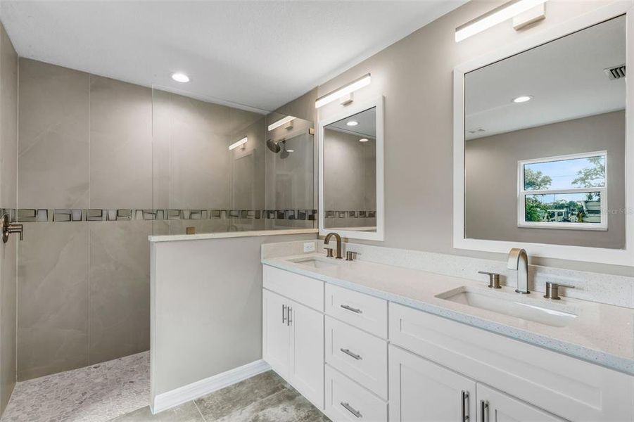 Furnished interior view inside a new home in , Englewood (Image 13).