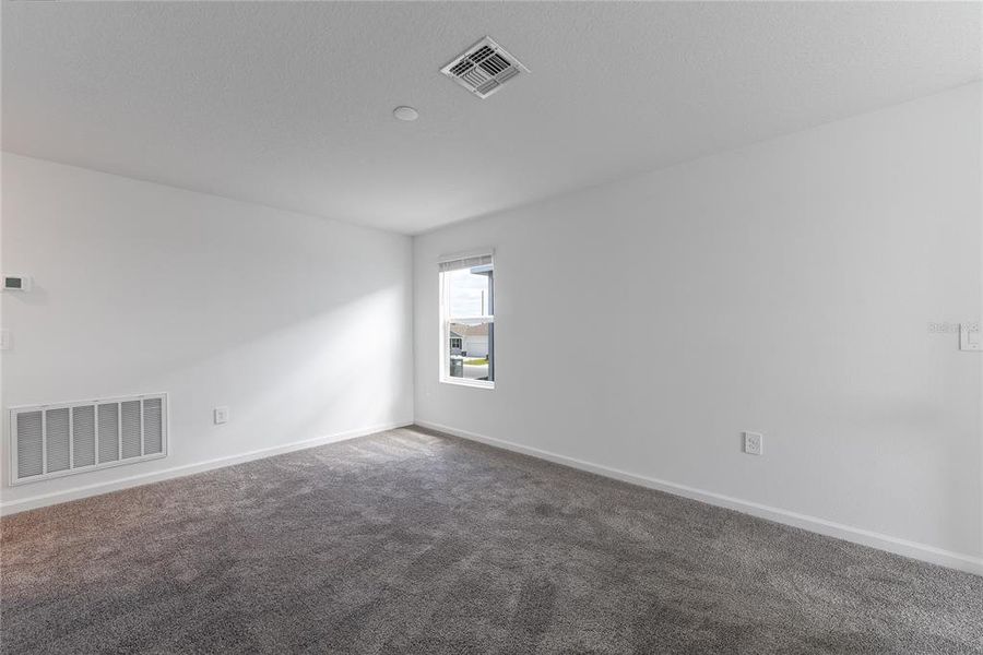 Spacious, unfurnished interior of a new home in , Davenport (Image 11).
