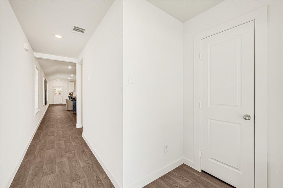 Spacious, unfurnished interior of a new home in Tamarron, Fulshear (Image 17).