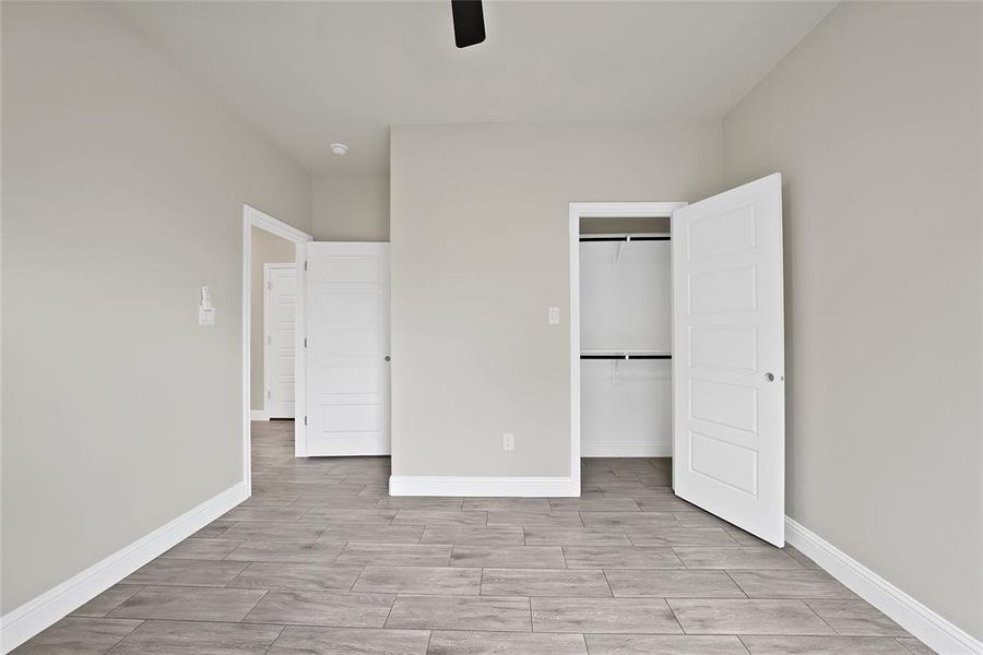 Spacious, unfurnished interior of a new home in , Granbury (Image 14).