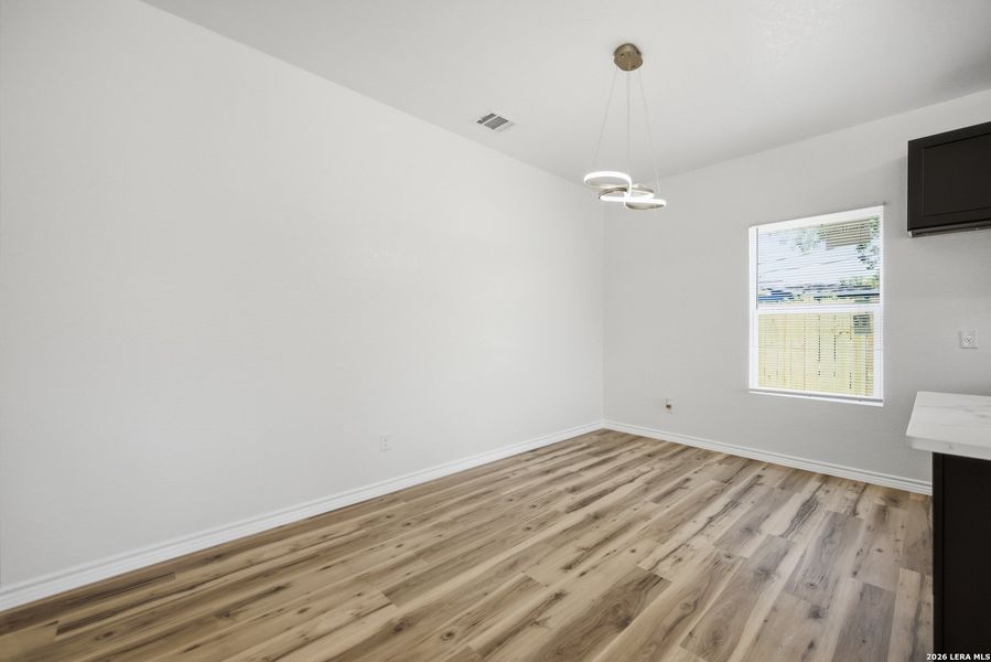 Spacious, unfurnished interior of a new home in , San Antonio (Image 14).