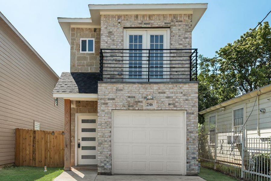 Front exterior of a new home in , Dallas, TX, highlighting curb appeal (Image 2). Front exterior of a new home in , Dallas, TX, highlighting curb appeal (Image 2).