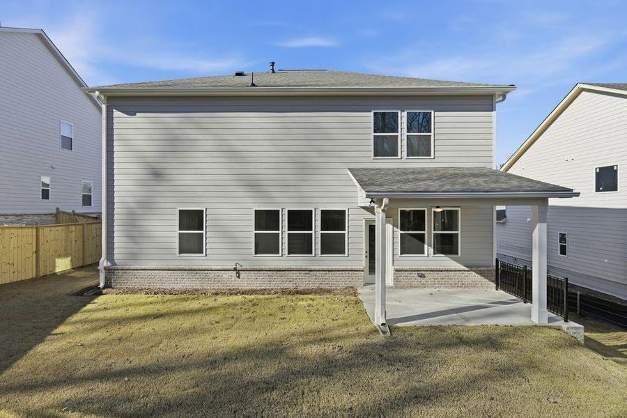 Exterior details and patio area of a home in Bailey Fence, Dacula (Image 4).