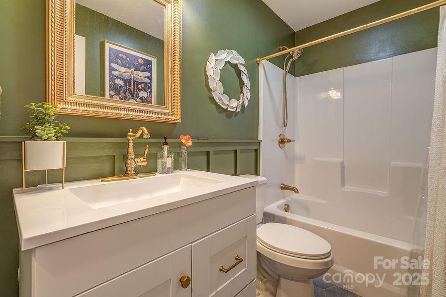 Furnished interior view inside a new home in , Fairview (Image 10).