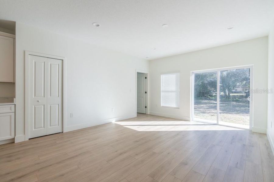Spacious, unfurnished interior of a new home in , Apopka (Image 25).
