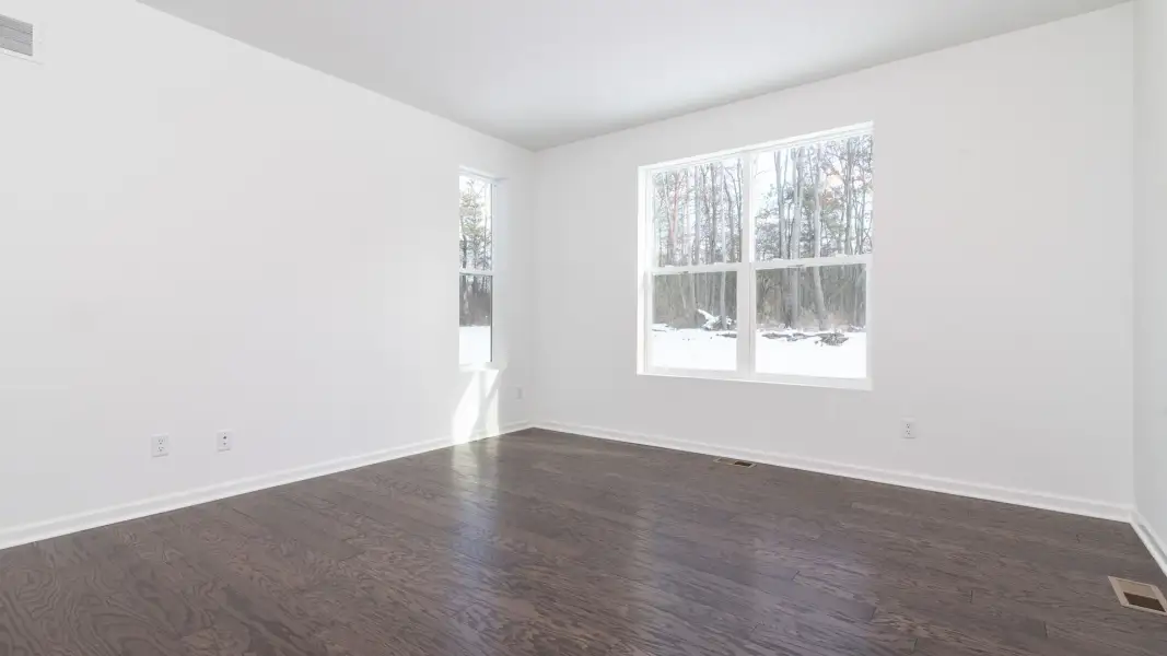 Representative unfurnished interior of a home built from the The Middleton by Norfolk Homes in Offsite Builds Southern Michigan, Ann Arbor (Image 79).