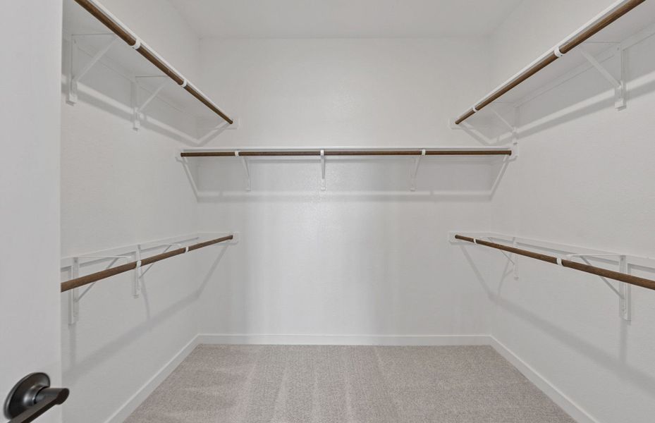 Spacious, unfurnished interior of a new home in Wolf Ranch, Georgetown (Image 21).