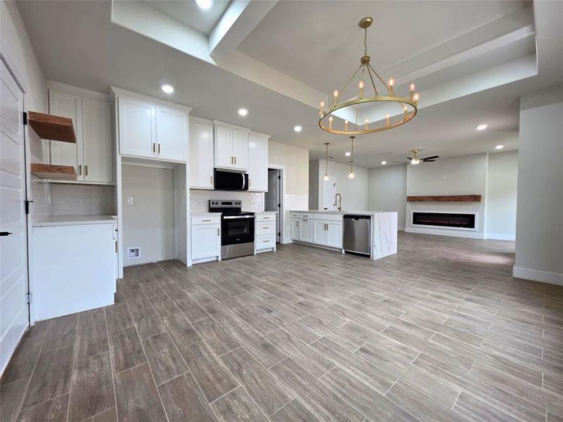 Spacious, unfurnished interior of a new home in , Granbury (Image 21).