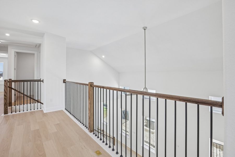 Spacious, unfurnished interior of a new home in Foxfield, Austin (Image 26).