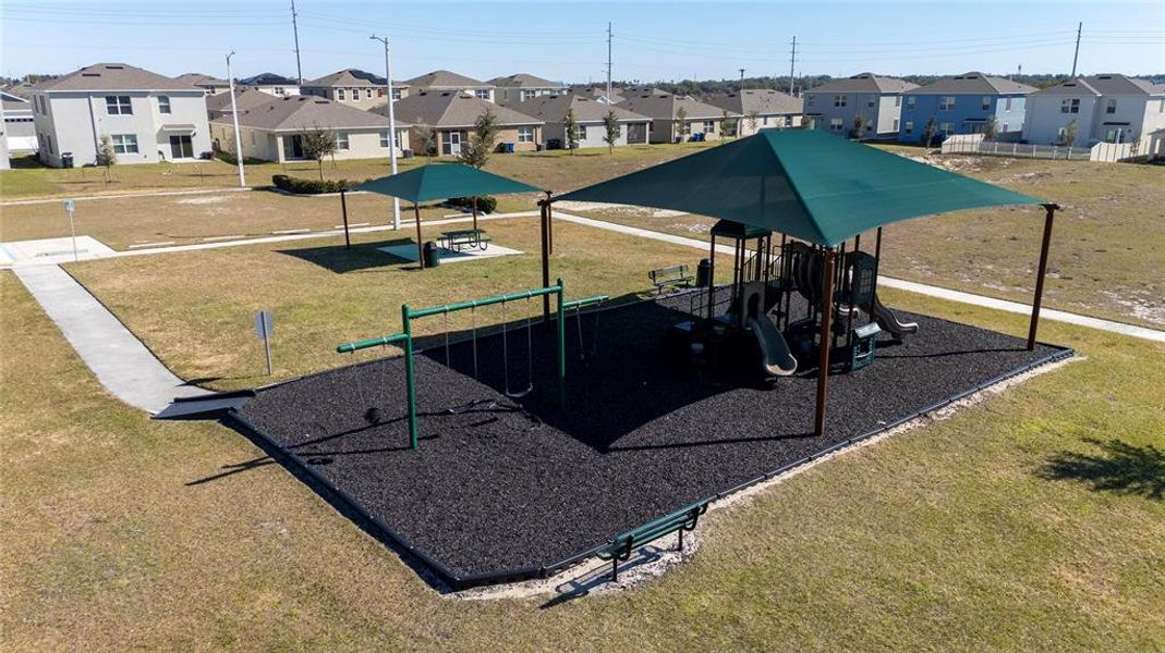 Community amenities in , Lake Alfred (Image 30).