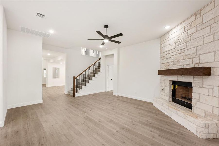 Spacious, unfurnished interior of a new home in Villages of Hurricane Creek, Anna (Image 22).