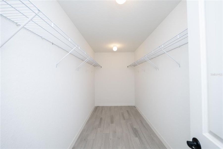 Spacious, unfurnished interior of a new home in Thompson Preserve, Bartow (Image 10).