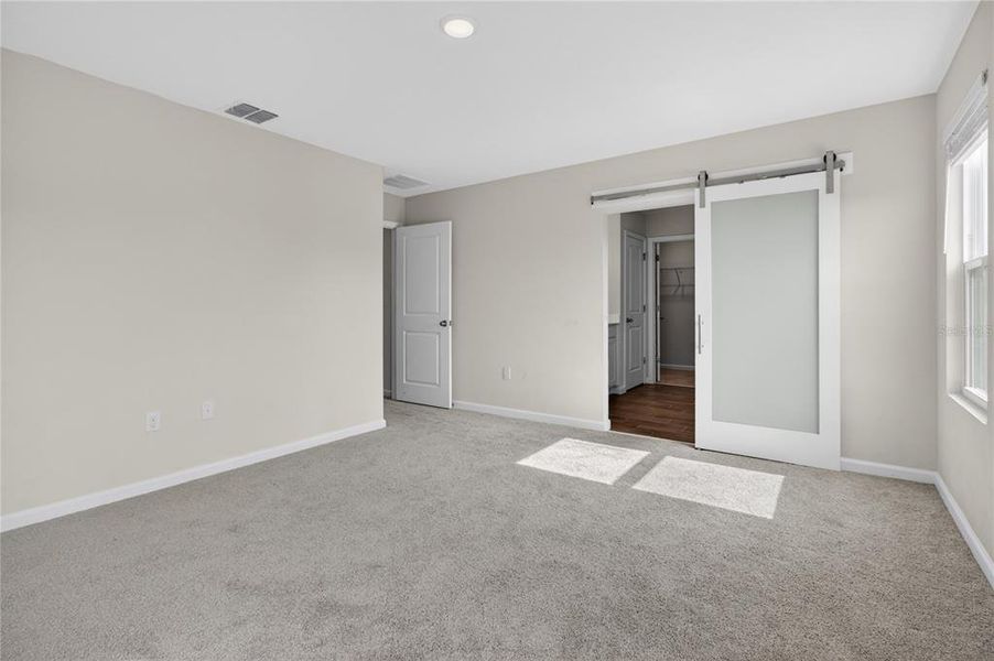 Spacious, unfurnished interior of a new home in Seasons at Forest Creek, Haines City (Image 51).