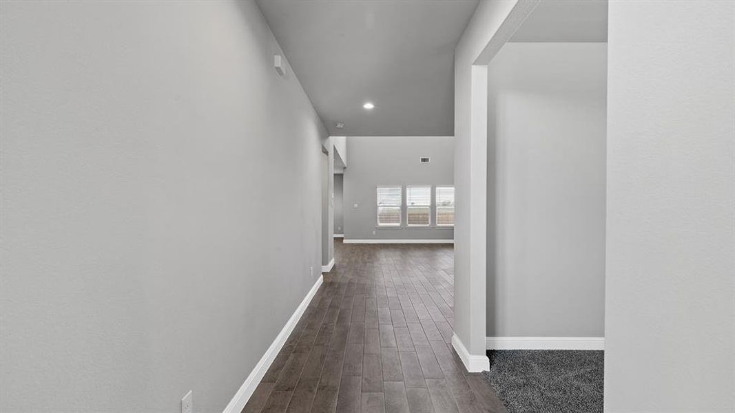 Spacious, unfurnished interior of a new home in Sandstone Estates, Granbury (Image 21).