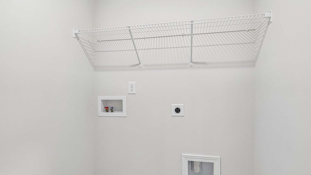 Spacious, unfurnished interior of a new home in Fergus Crossing, York (Image 30).