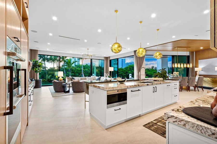 mls_KITCHEN_TO_FAMILY_ROOM mls_KITCHEN_TO_FAMILY_ROOM