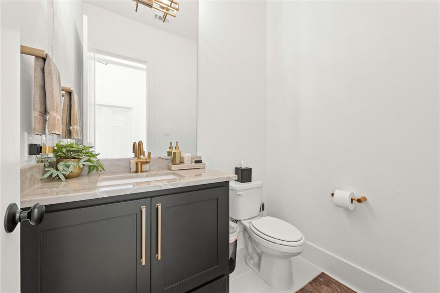 Half bath off of entry