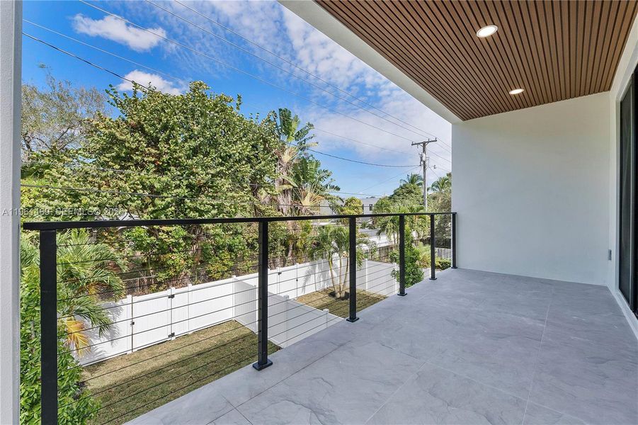 Exterior details and patio area of a home in , Fort Lauderdale (Image 34).