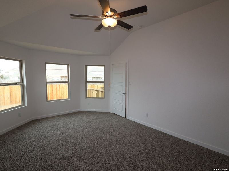 Spacious, unfurnished interior of a new home in Winding Brook, San Antonio (Image 20).