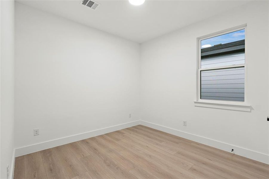 Spacious, unfurnished interior of a new home in , Dallas (Image 21).