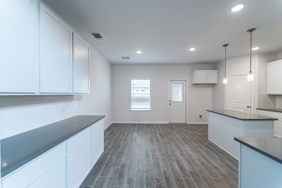 Furnished interior view inside a new home in Hannah Heights, Seguin (Image 5).