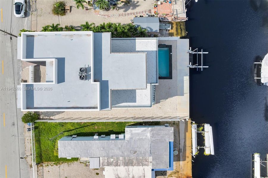 Exterior details and patio area of a home in , Key Largo (Image 40).
