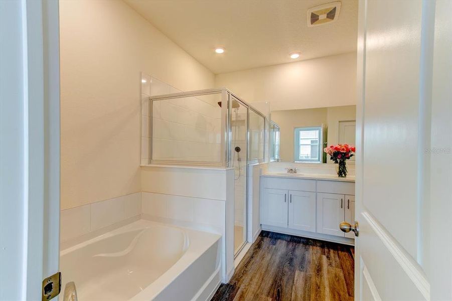 Furnished interior view inside a new home in Archers Mill, Ormond Beach (Image 9).