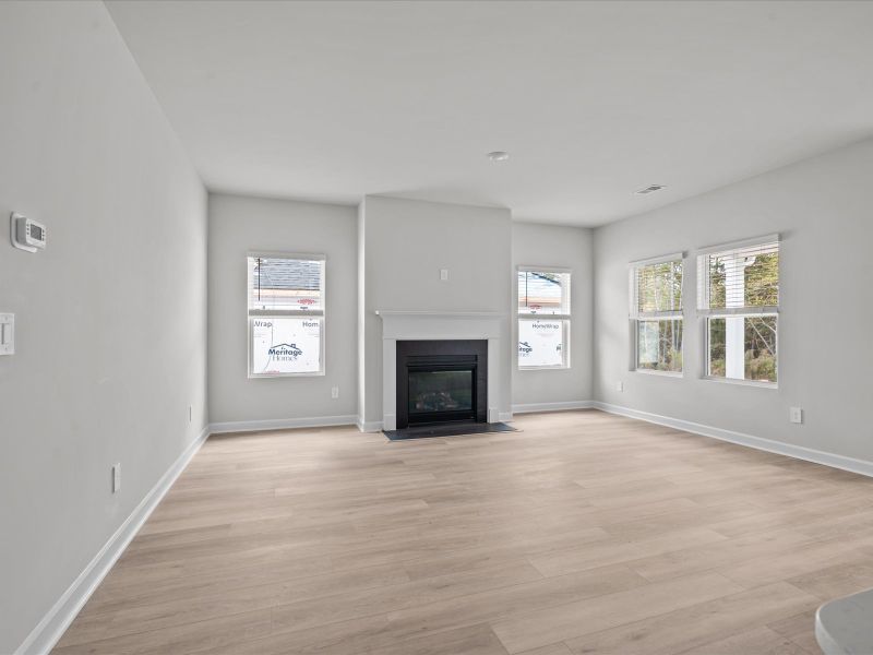 Spacious, unfurnished interior of a new home in Vickery Station, Woodruff (Image 12).