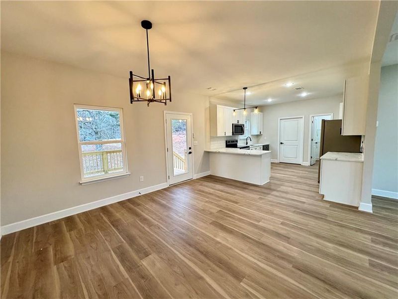 Spacious, unfurnished interior of a new home in , Gainesville (Image 10).