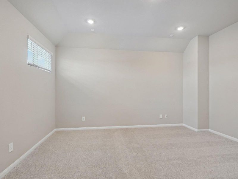 Spacious, unfurnished interior of a new home in Massey Oaks - Estate Series, Pearland (Image 36).