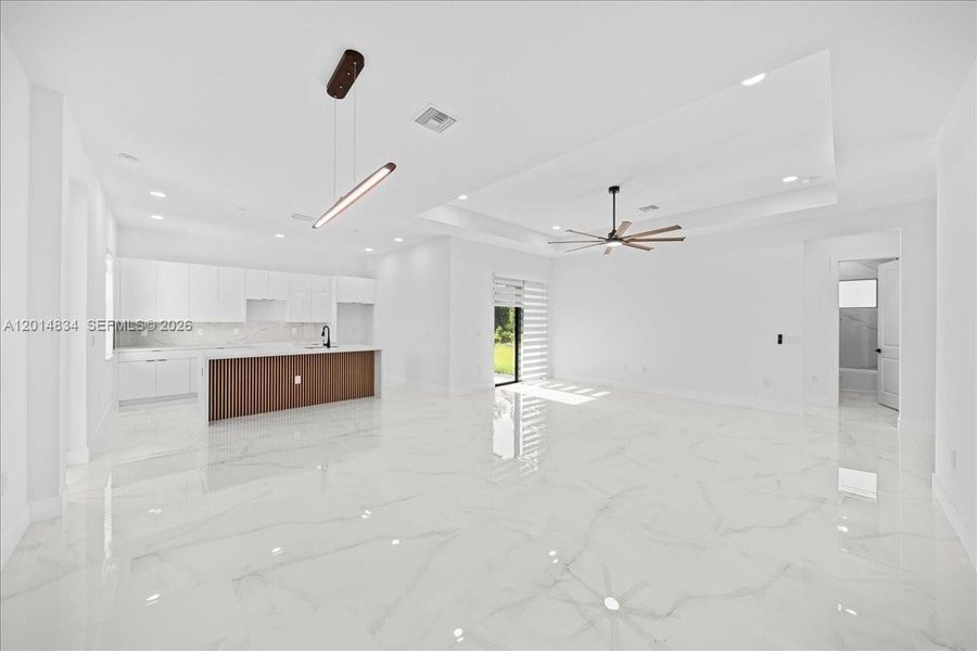 Spacious, unfurnished interior of a new home in , Lehigh Acres (Image 54).